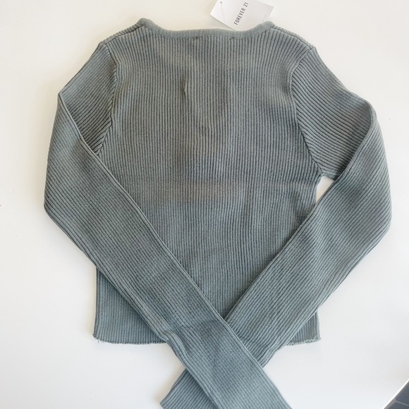 Forever 21 Cropped Notch Collar Knit Sweater - Picture 2 of 3